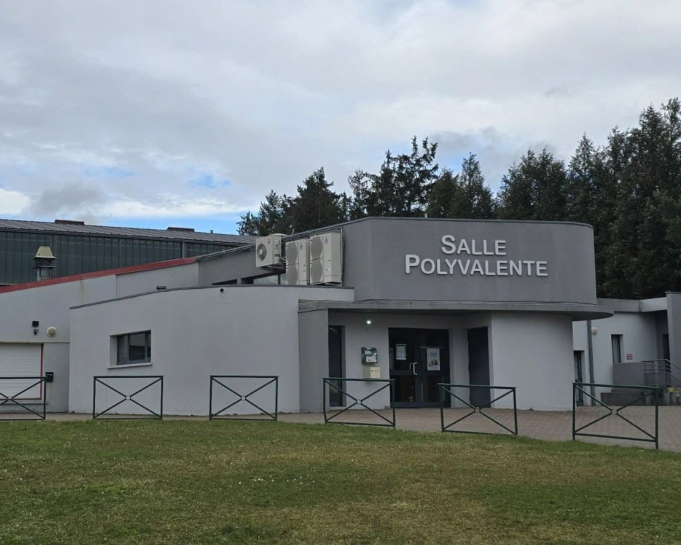 1 - Salle polyvalente des fêtes, de sport, salle de réunion - Mairie Etzling - Salle polyvalente d'Etzling