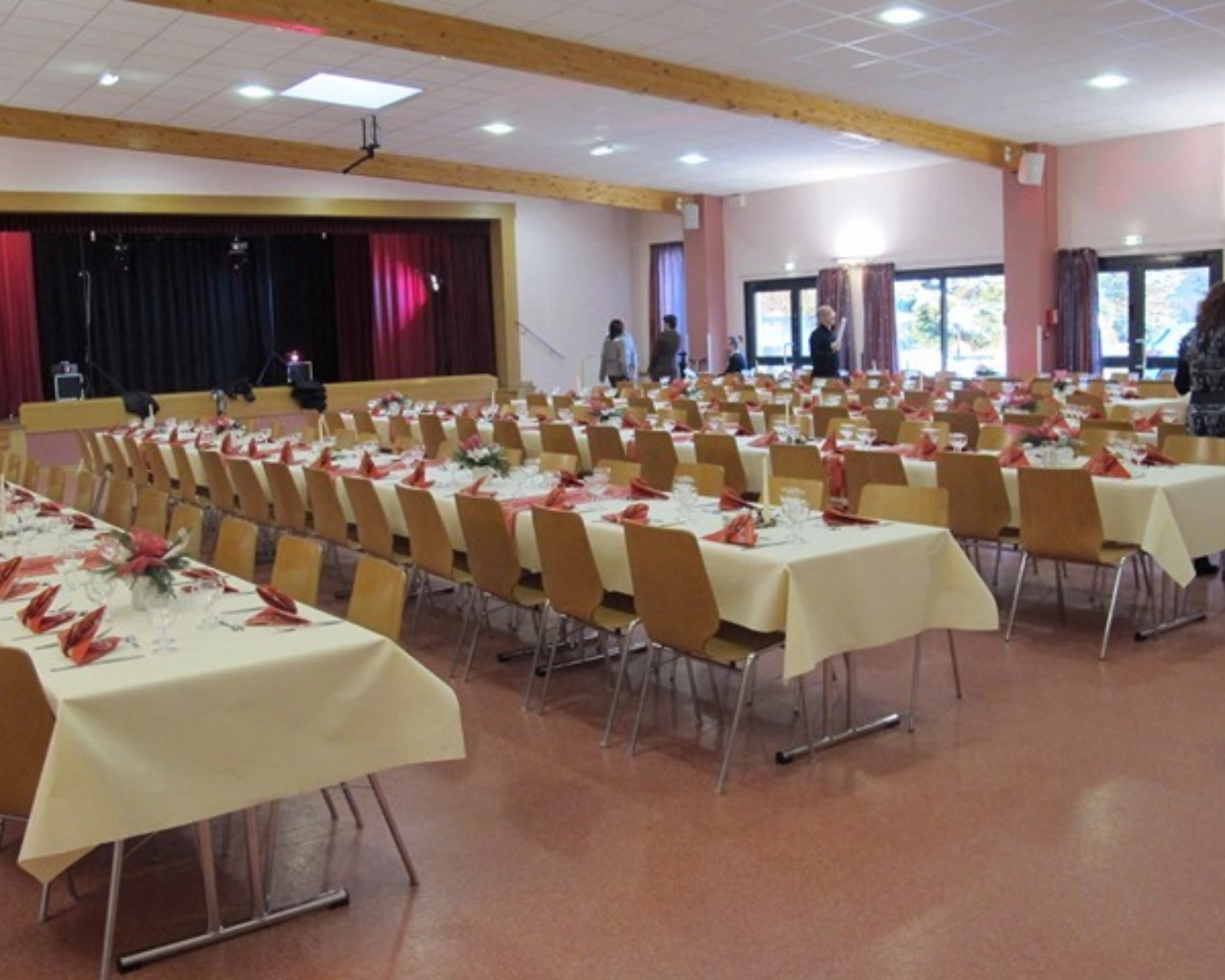 4 - Salle polyvalente des fêtes, de sport, salle de réunion - Mairie Etzling