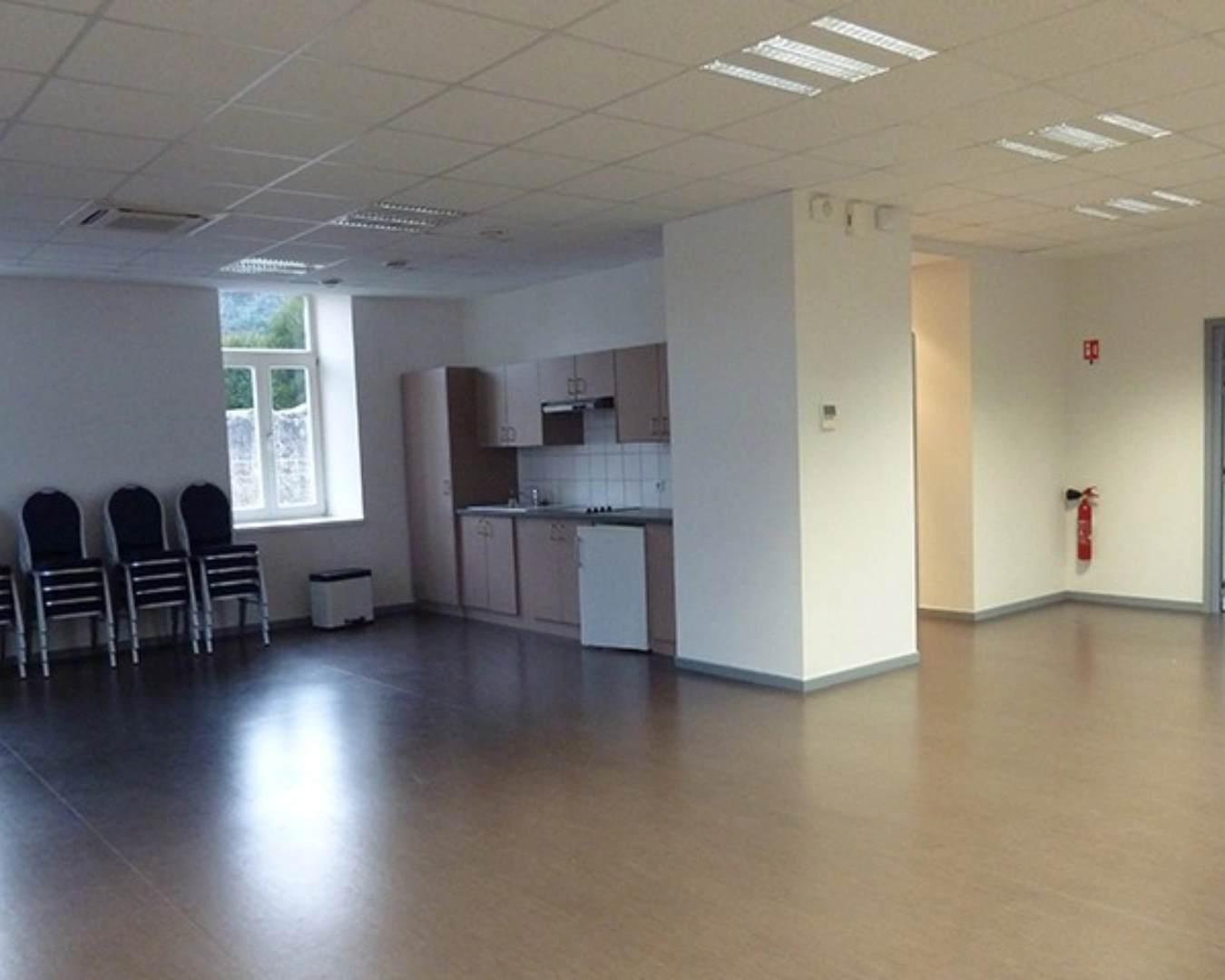 6 - Salle polyvalente des fêtes, de sport, salle de réunion - Mairie Etzling