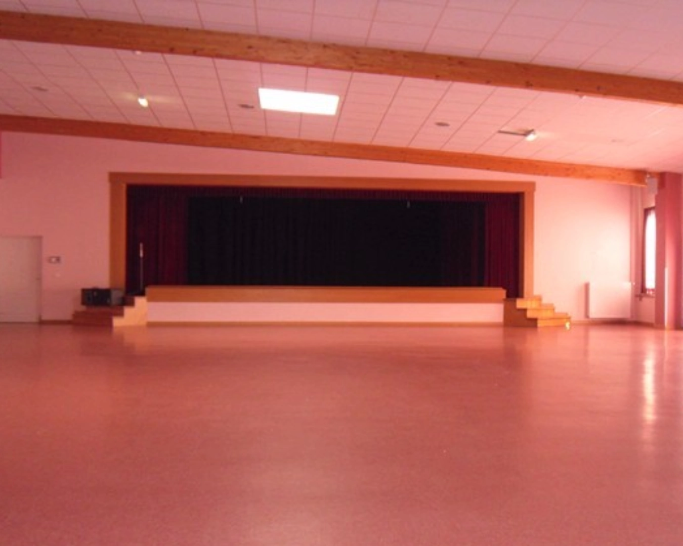 8 - Salle polyvalente des fêtes, de sport, salle de réunion - Mairie Etzling